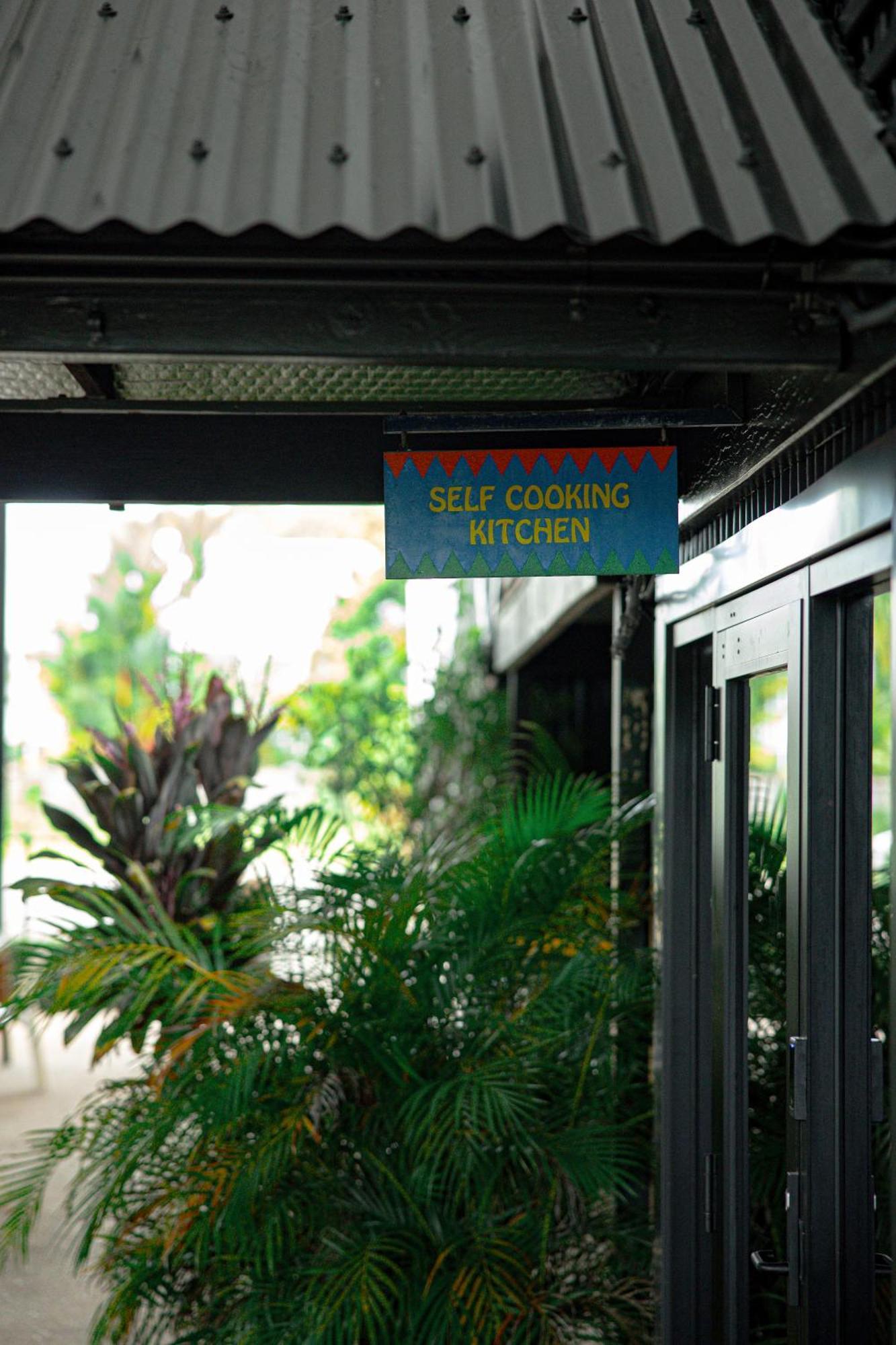 Coral Beach Lodge Port Douglas Exterior photo